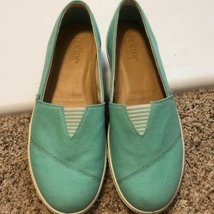 MAKE ME AN OFFER!!! Hotter Slip-ons